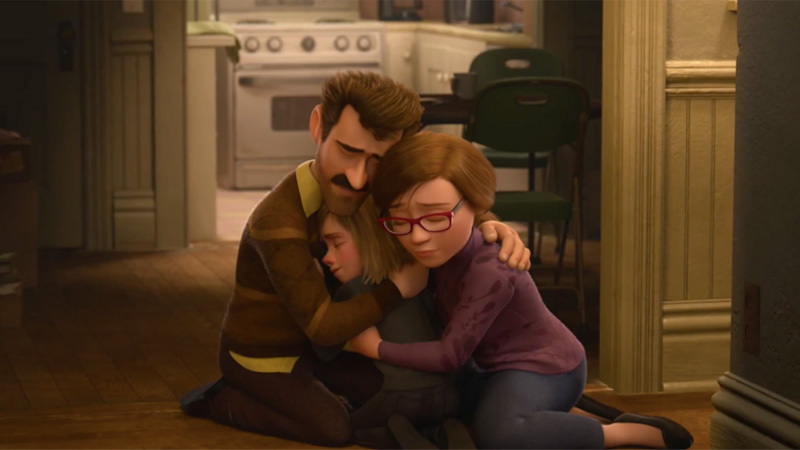 『インサイド・ヘッド』抱擁するライリーと両親の姿